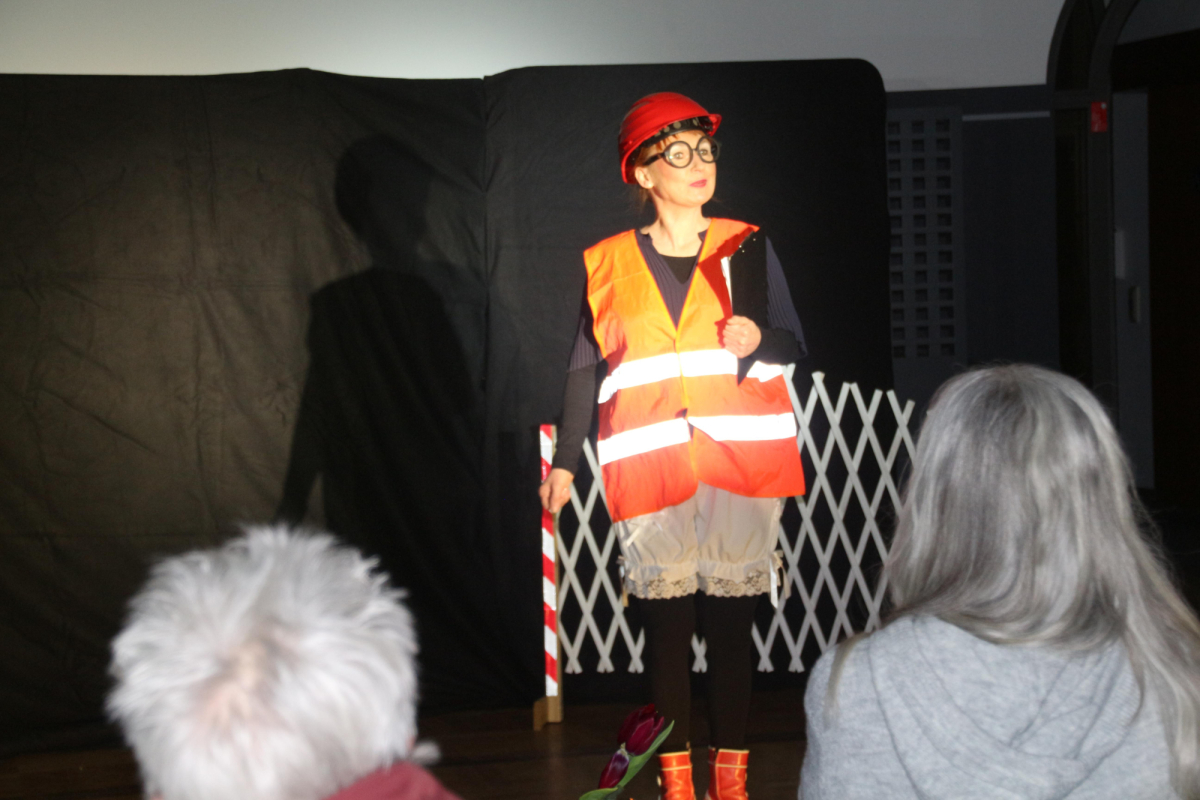 Komisches Theater zum Frauentag